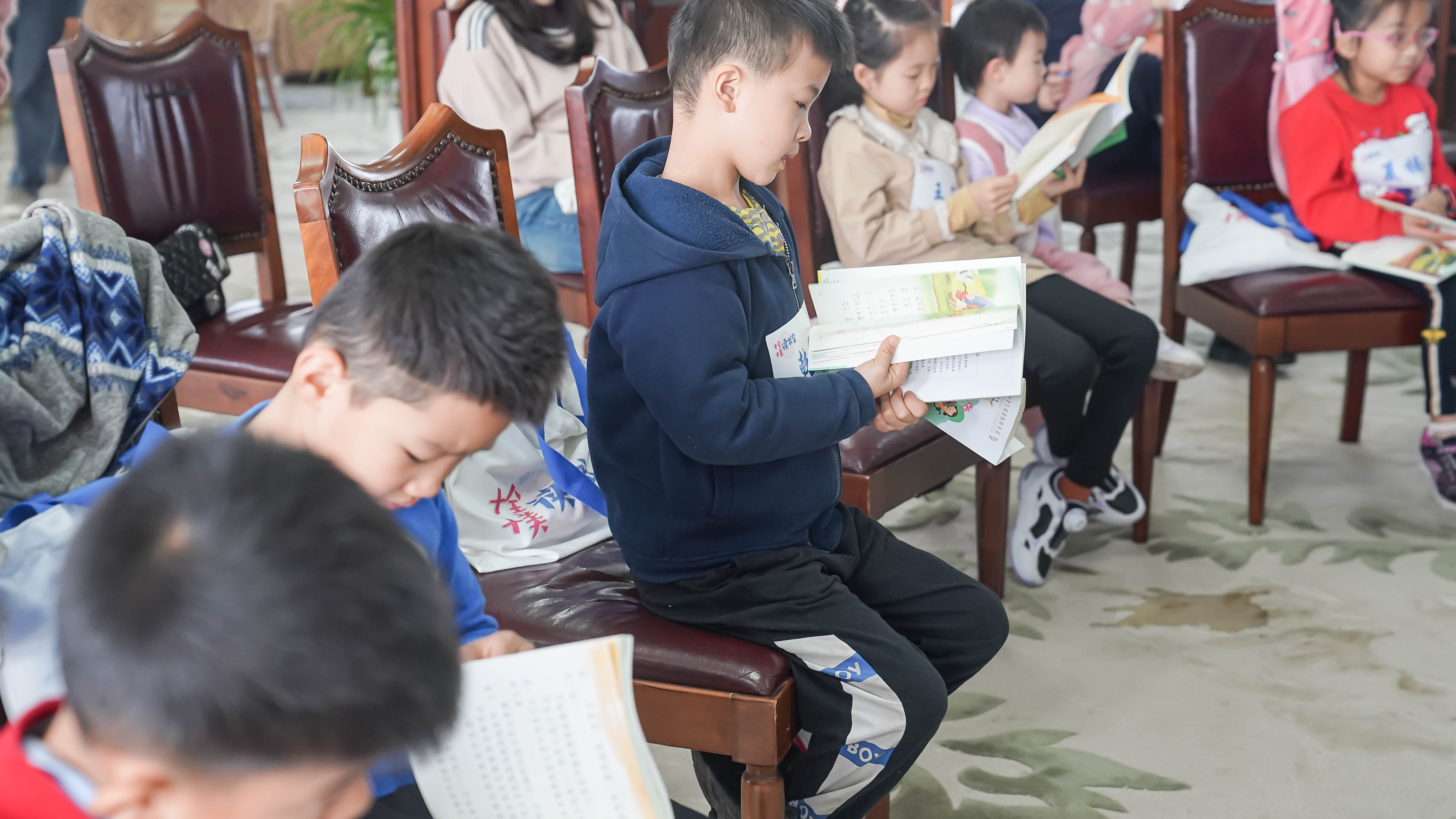 图书馆举办“书香润童心,阅读伴成长”儿童阅读分享会_馆内新闻_西南大学图书馆